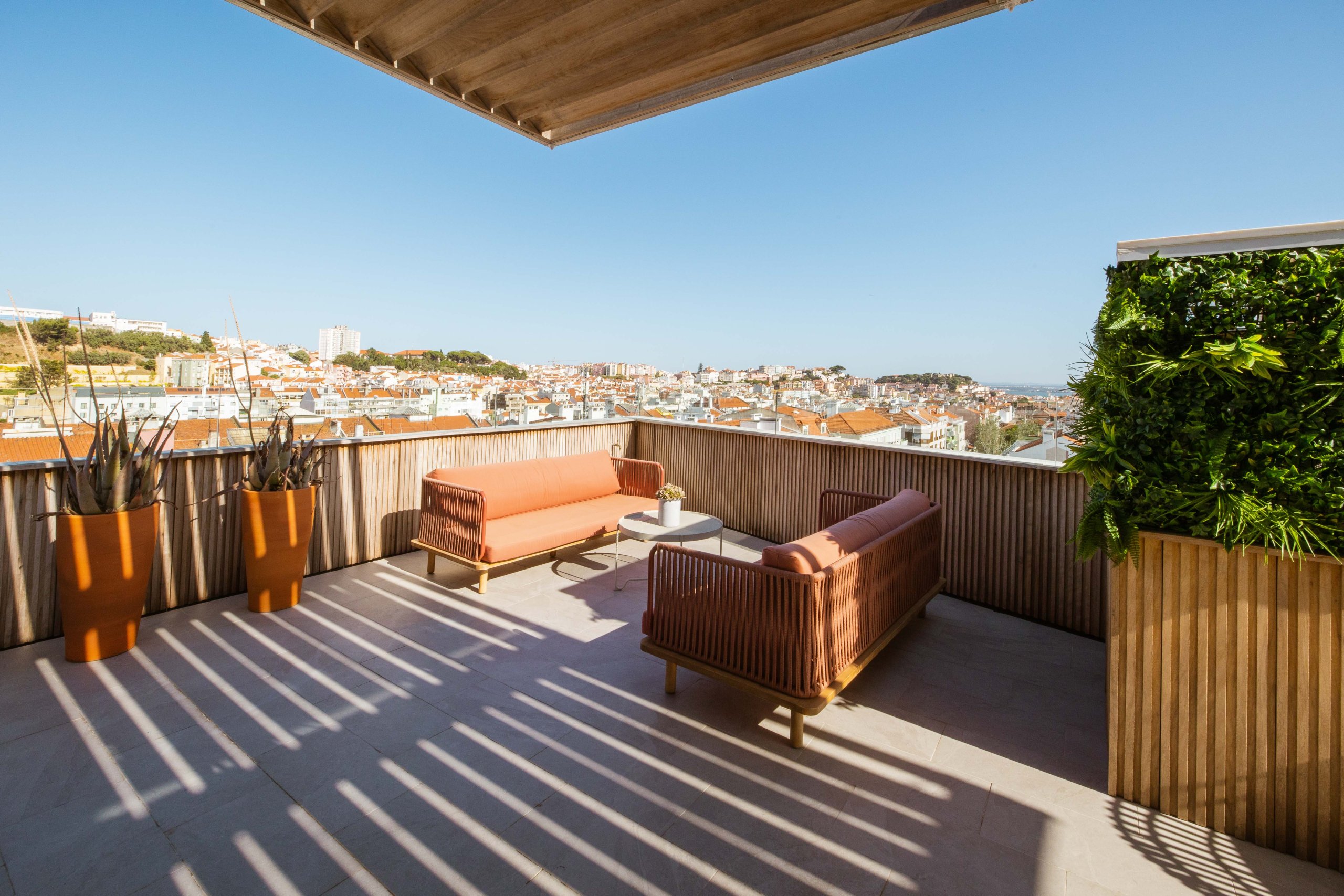 Apartamento T2 com Rooftop e Terraço